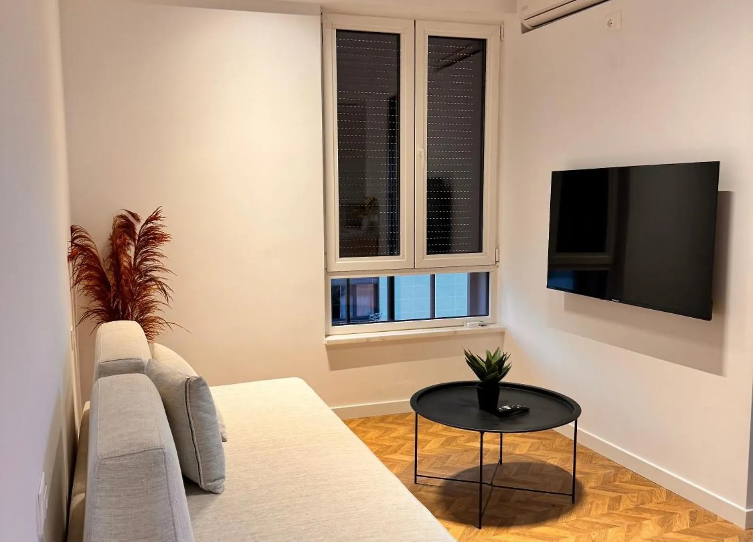 טיראנה Noon Apartments 0*,  אלבניה